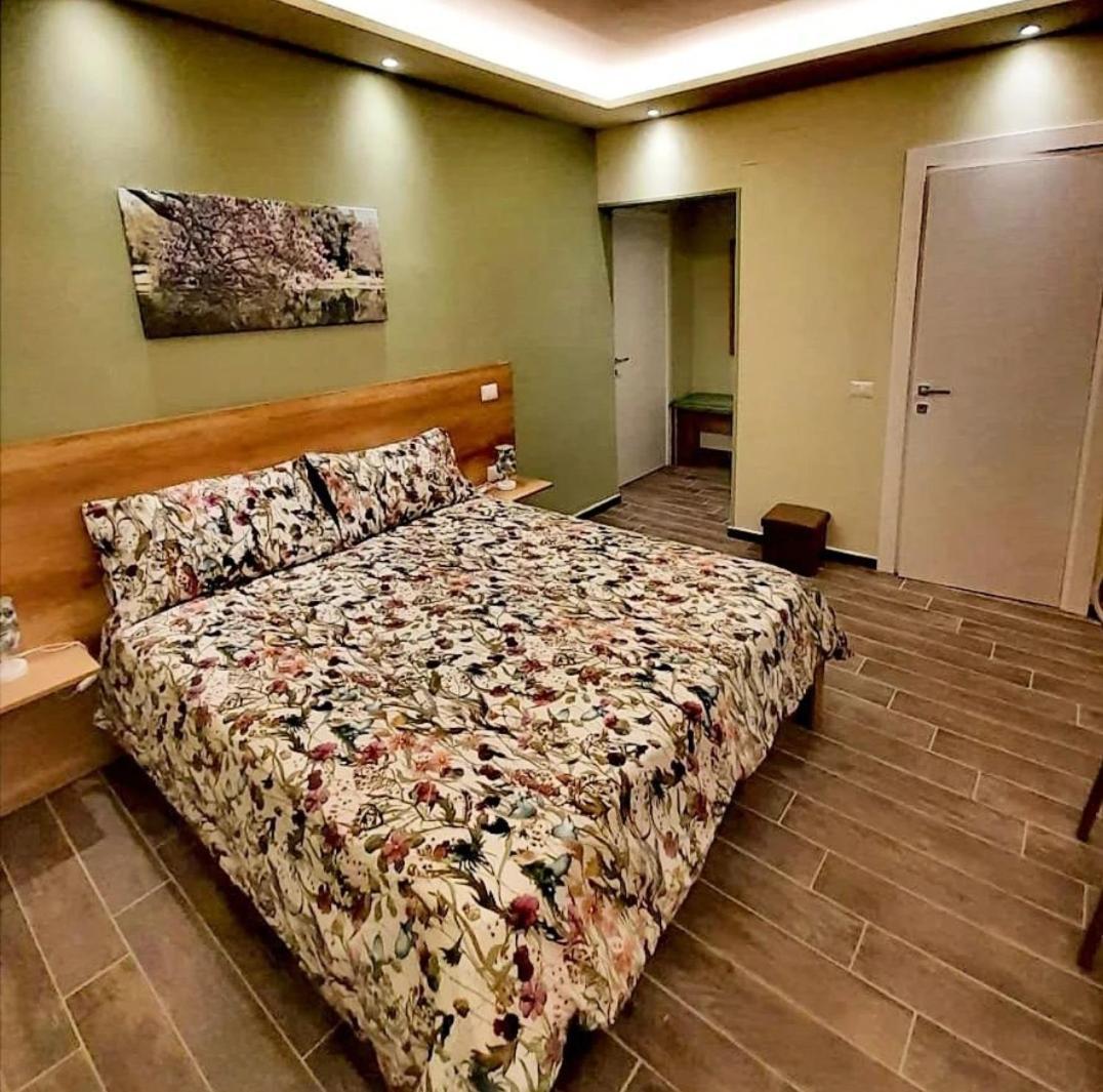 L'Oasi Di Venere Bed And Breakfast Caserta Eksteriør billede